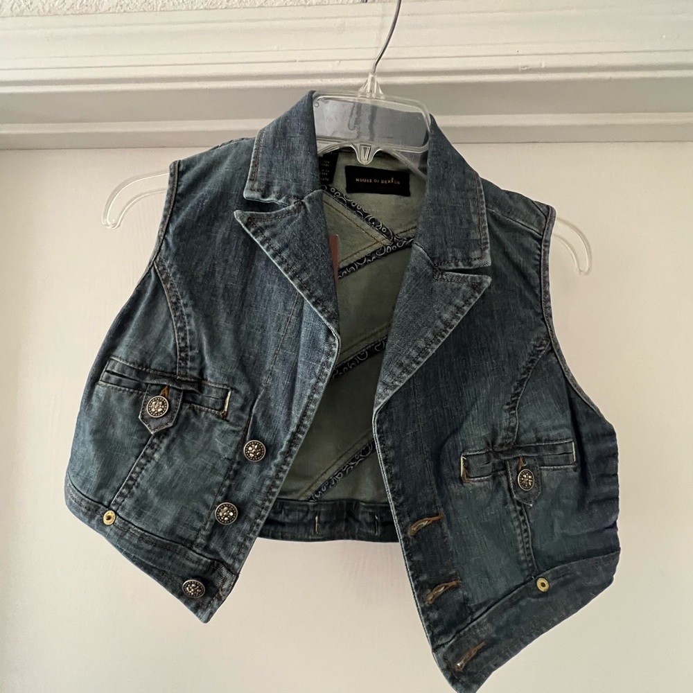 Denim House of Deréon vest. Size Medium